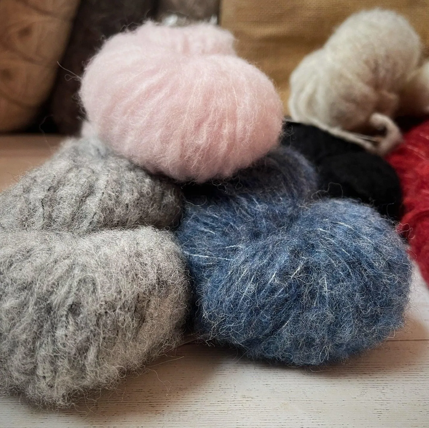 ILLIMANI Royal II colour range — external visual reference